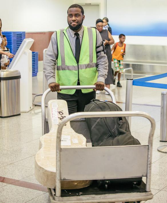 primeflight aviation services baggage support